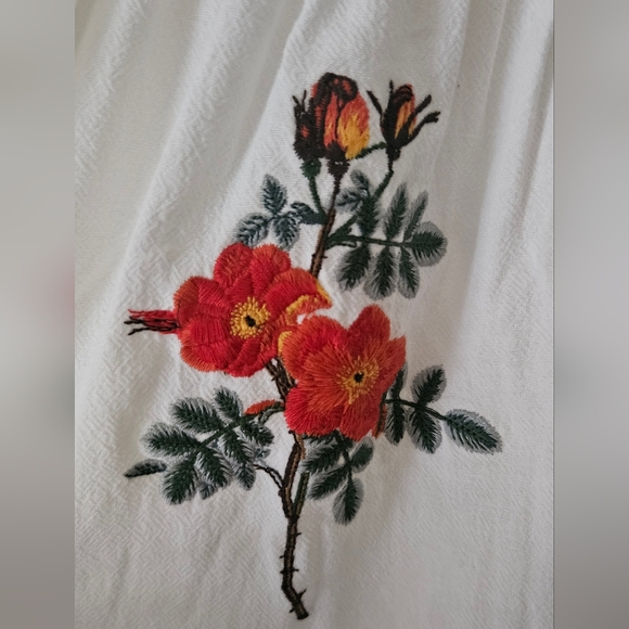 Meadows Iris Floral Embroidered White Dress - Picture 6 of 10